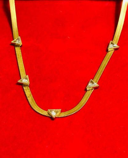 Collar Geométrico de Lujo