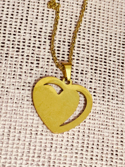 COLLAR CORAZON CALADO