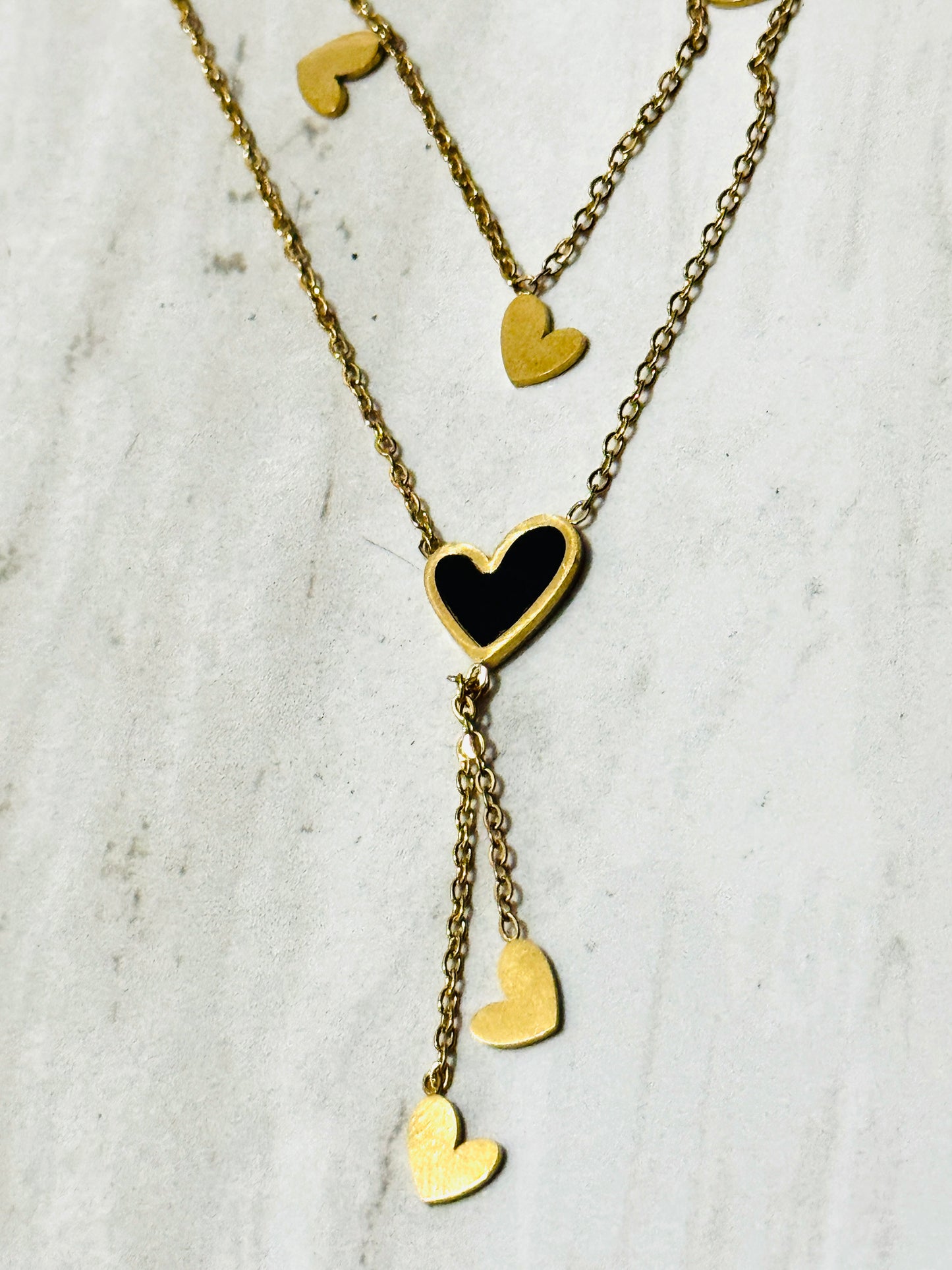 Collar de Doble Capa con Corazones