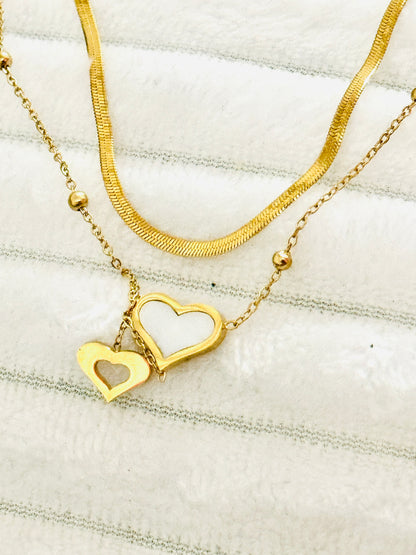 Collar de Doble Capa con Corazones