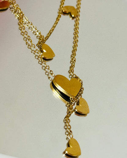 Collar de Doble Capa con Corazones