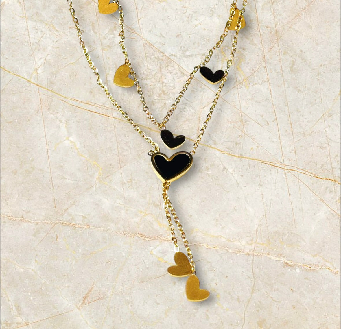 Collar de Doble Capa con Corazones