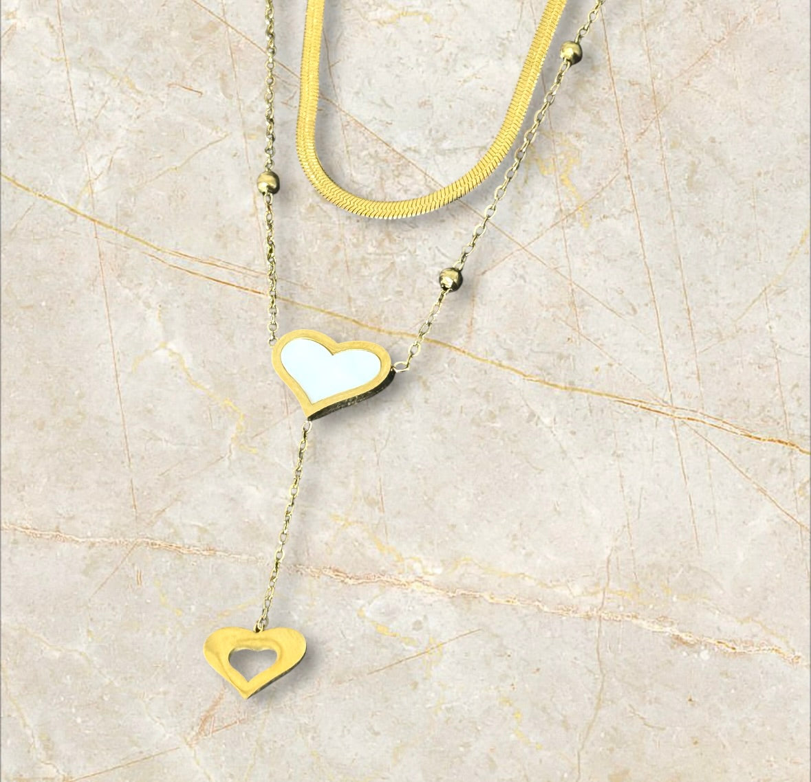 Collar de Doble Capa con Corazones