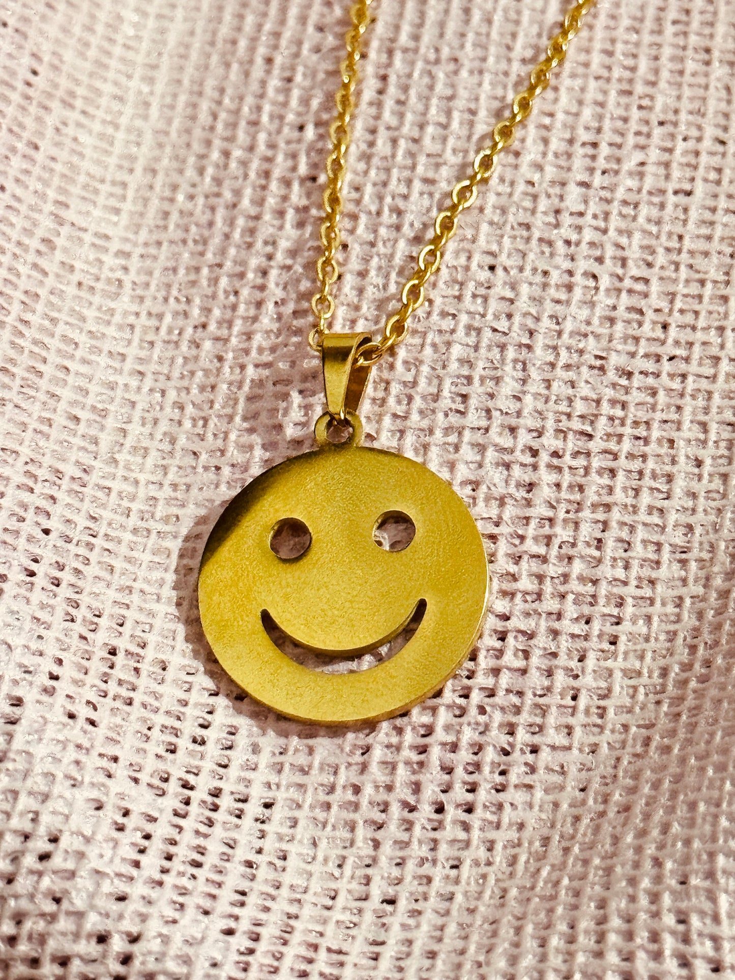 COLLAR PLANO CARITA FELIZ