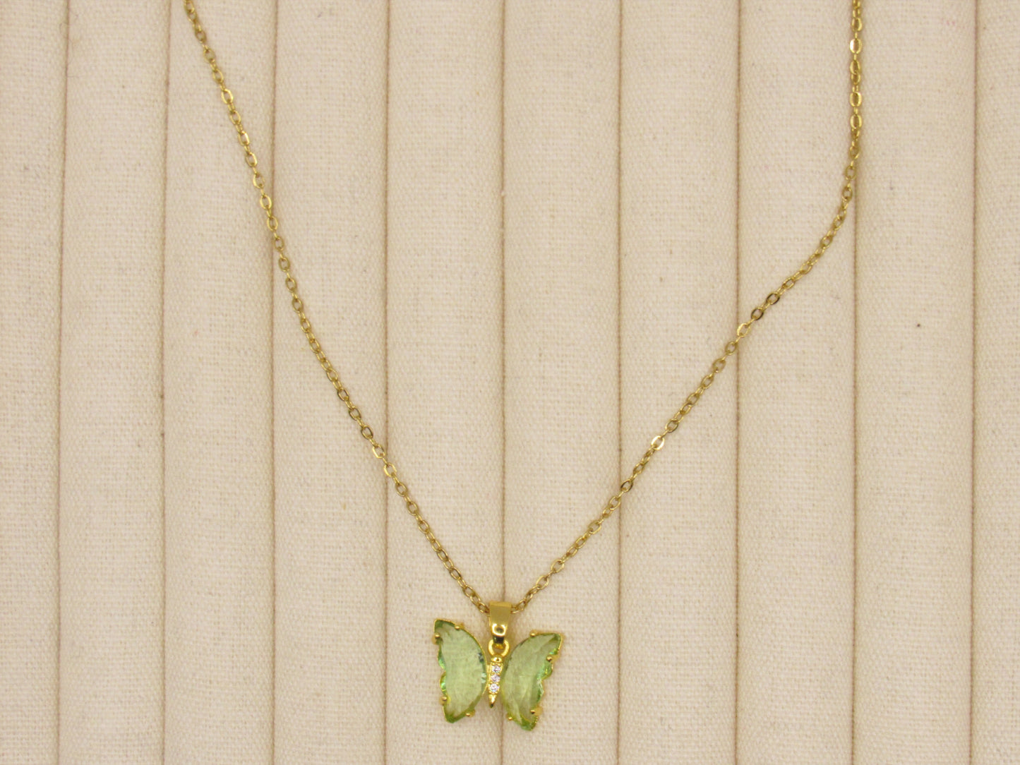 Collar elegante en forma de mariposa Verde