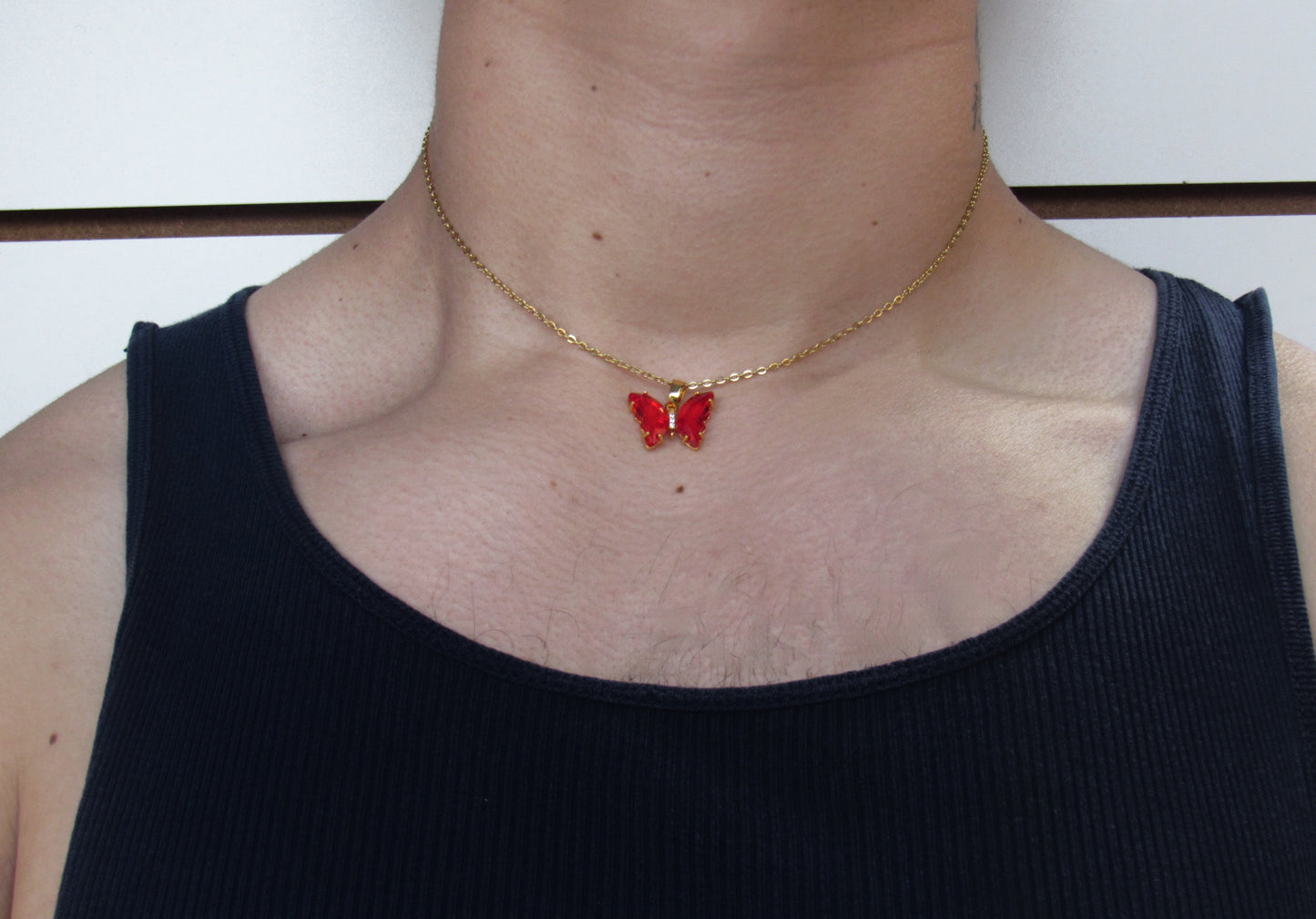 Collar elegante en forma mariposa Rojo